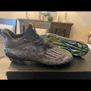 Men’s football cleats